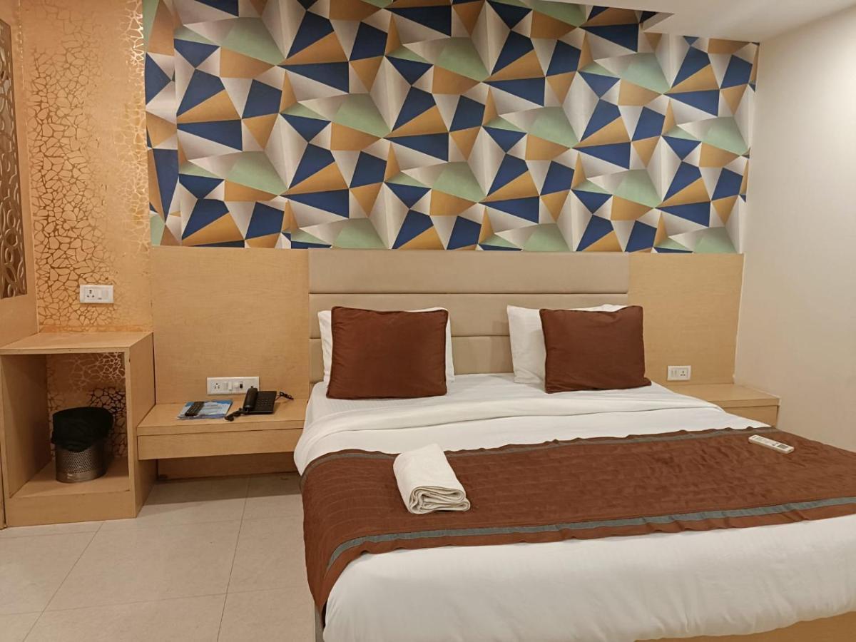Hotel Ronit Royal Delhi Airport By D'Capitol Нью-Дели Экстерьер фото