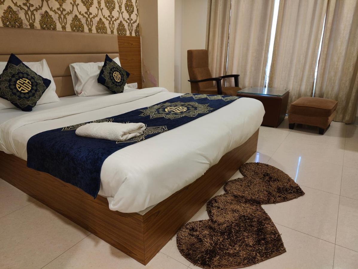 Hotel Ronit Royal Delhi Airport By D'Capitol Нью-Дели Экстерьер фото