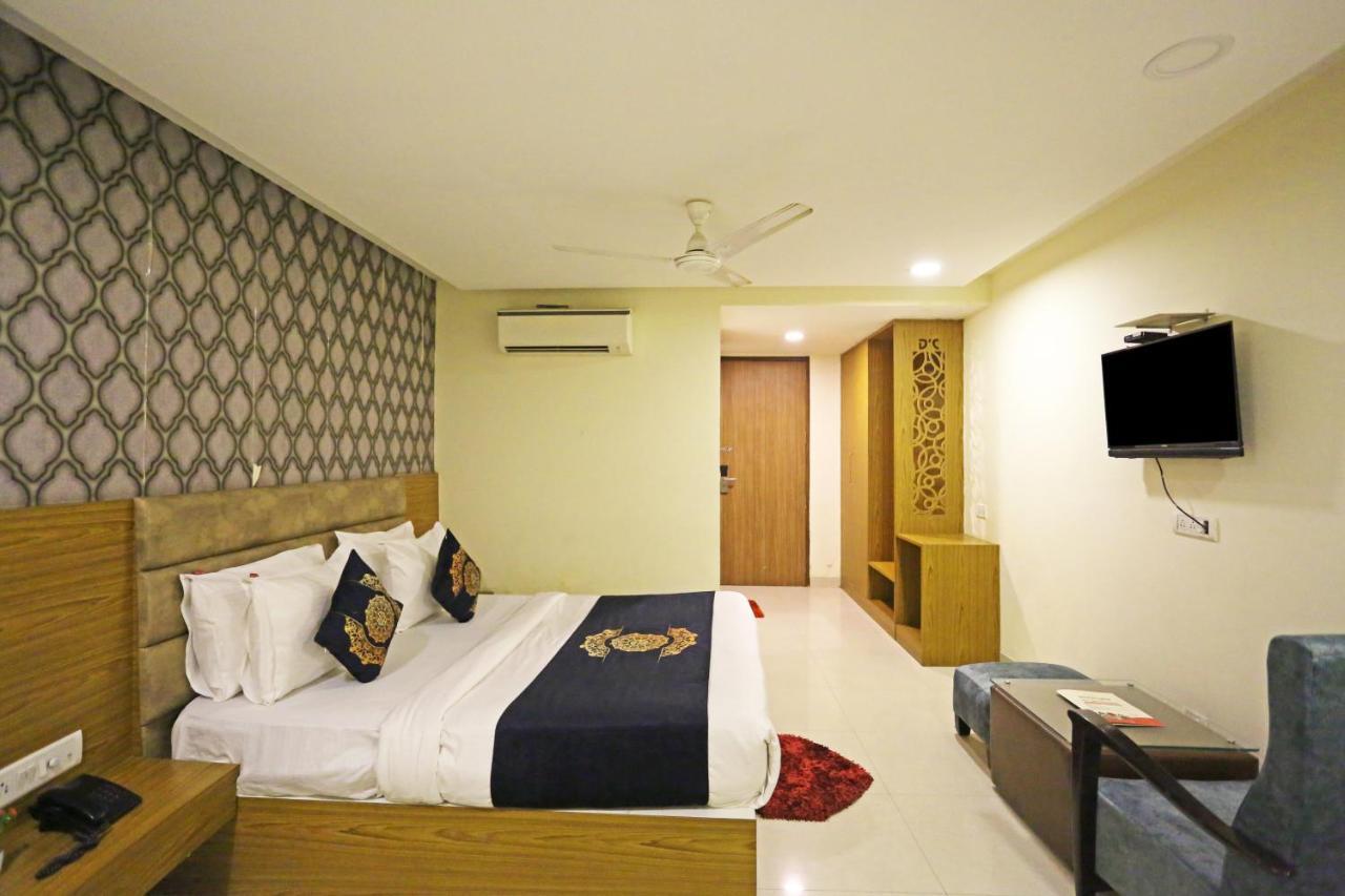 Hotel Ronit Royal Delhi Airport By D'Capitol Нью-Дели Экстерьер фото