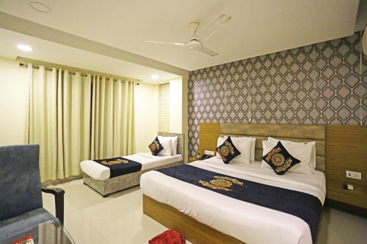 Hotel Ronit Royal Delhi Airport By D'Capitol Нью-Дели Экстерьер фото