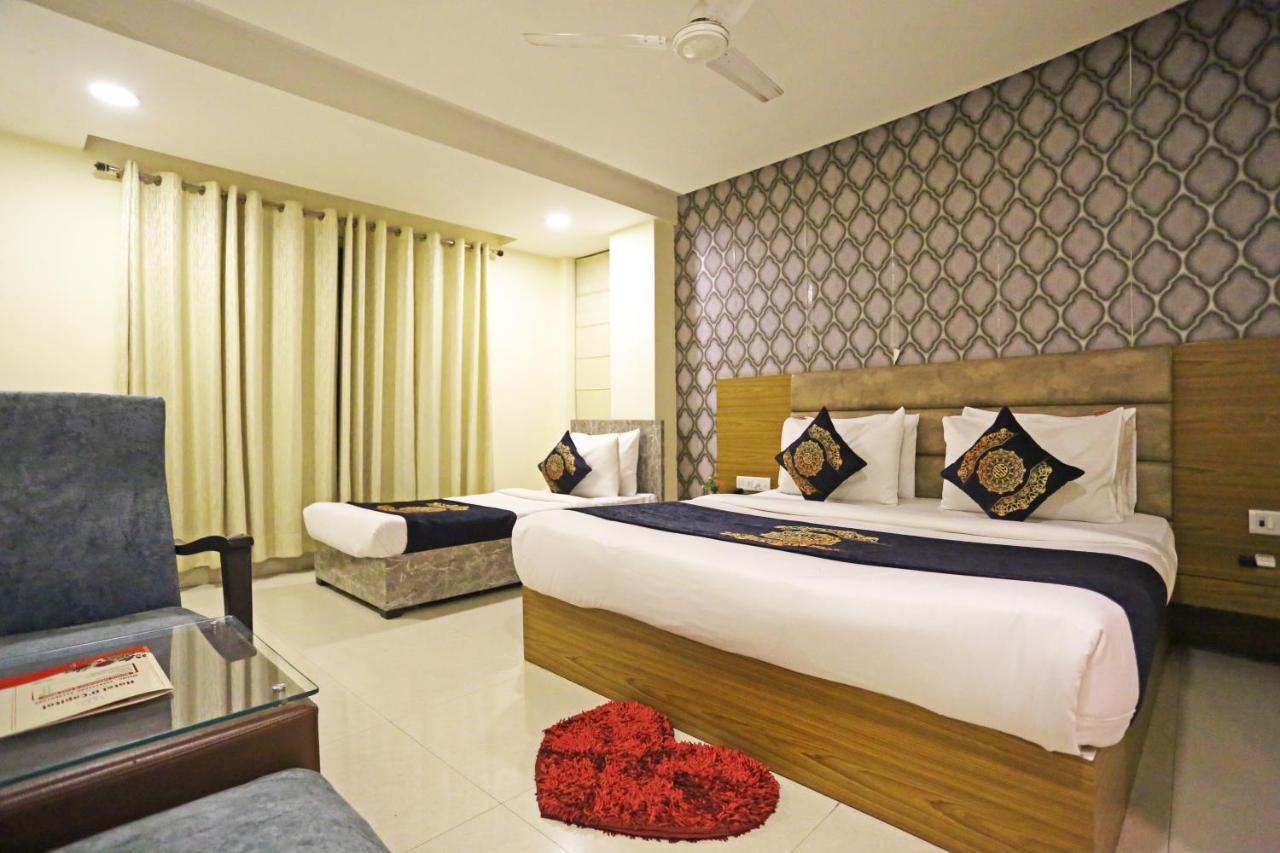 Hotel Ronit Royal Delhi Airport By D'Capitol Нью-Дели Экстерьер фото