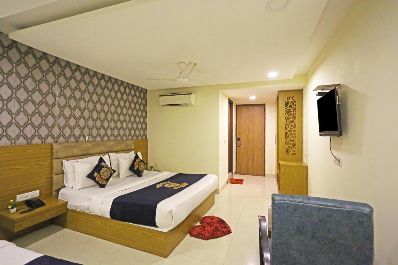 Hotel Ronit Royal Delhi Airport By D'Capitol Нью-Дели Экстерьер фото